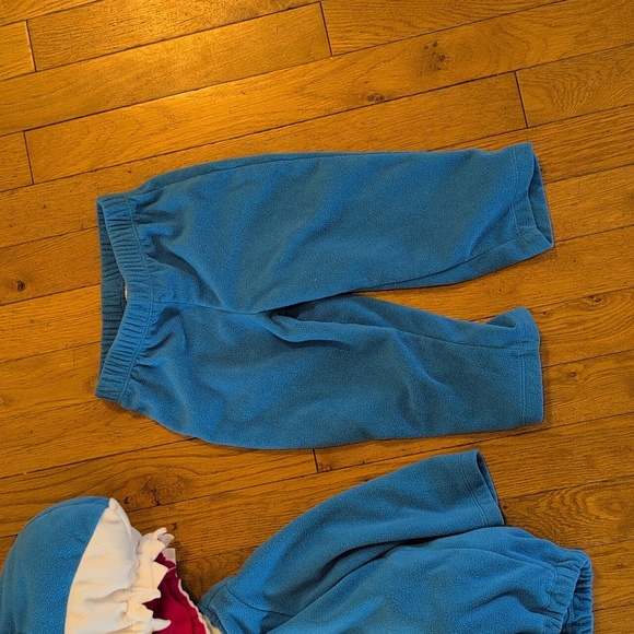 Carter's Shark Costume - Picture 8 of 9